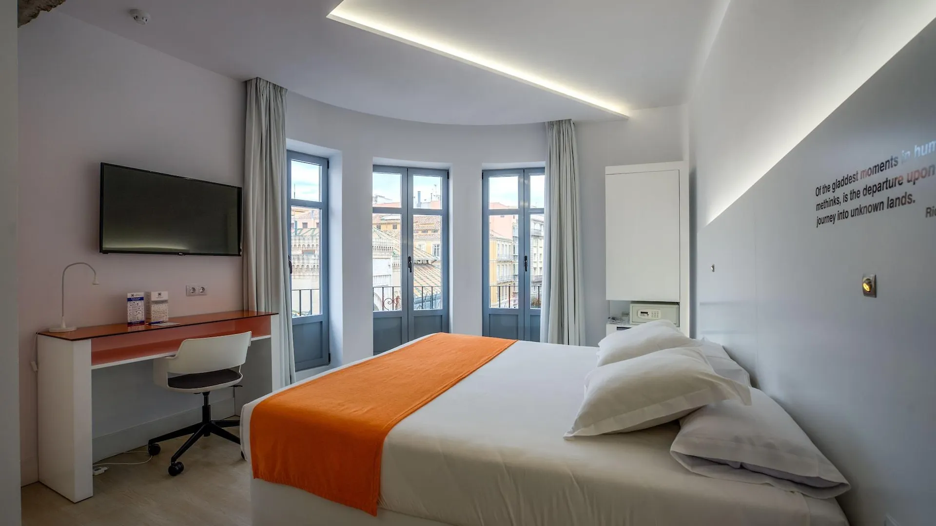Atarazanas Málaga Boutique Hotel 3*,
