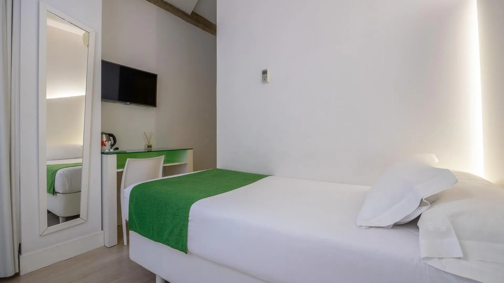 Atarazanas Malaga Boutique Hotel Spanien